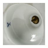 Vase im Stil des Empire, dazu eine Skulpturengruppe, deutsch, 20. Jhdt.