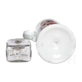 Rechteckflasche und Milchglaskrug, 19. Jhdt.