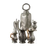 Zunftflasche und f&uuml;nf Kaffeek&auml;nnchen aus Zinn, s&uuml;ddeutsch, 18./fr&uuml;hes 19. Jhdt.