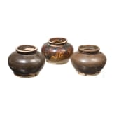 Drei kleine Keramik-Töpfe, China, Ming-Periode, 15./16. Jhdt.