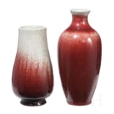 Zwei r&ouml;tlich glasierte Vasen, China, 20. Jhdt.