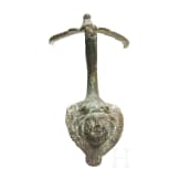 Bronzene Henkelattasche einer Kanne, römisch, 2. - 3. Jhdt.