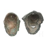 Zwei bronzene Kopfappliken, r&ouml;misch, 2. - 3. Jhdt.