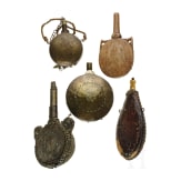 F&uuml;nf Pulverflaschen, Nordafrika, um 1900