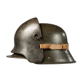 Grabenpanzer, Stahlhelm M 16 mit Stirnschild und Ausr&uuml;stungsteile