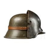 Grabenpanzer, Stahlhelm M 16 mit Stirnschild und Ausr&uuml;stungsteile