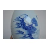 Blau-weiße Vase mit Gelehrtenszene, China, wahrscheinlich Kangxi-Periode (1661 - 1722) oder später