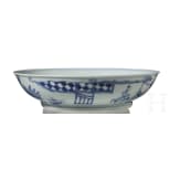Blau-weißer Teller "drei Freunde der kalten Jahreszeit", China, 19./20. Jhdt.