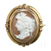 A Victorian gold foil cameo brooch
