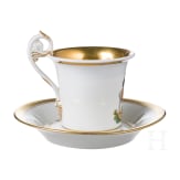 A fine porcelain cup with depiction of a general, circa 1830