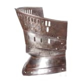 A visor and a pair of gauntlets, collector's replica in the style of the 16th century