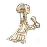 Anhänger in Gestalt einer Walküre, Silber vergoldet, wikingisch, 10. Jhdt.