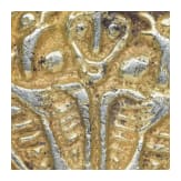 Runder Anhänger mit Darstellung des Odin mit Hugin und Munin, Silber vergoldet, wikingisch, 10. Jhdt.