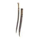 Yatagan mit Wootz-Klinge und Silberscheide, osmanisch, datiert 1800