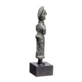 Bronzestatuette einer Frau mit Halbmond, neoelamitisch, 8. - 7. Jhdt. v. Chr.