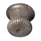 Silberphiale mit hohem Rand, griechisch, 5. - 4. Jhdt. v. Chr.