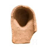 Protome eines Frauenkopfes aus Ton, archaisch, 2. H&auml;lfte 6. Jhdt. v. Chr.