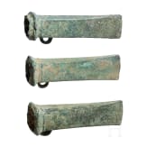 Drei Bronzebeile Typ Dahouet, bretonisch, sp&auml;te Bronzezeit bis fr&uuml;he Eisenzeit Westeuropas, 10. - 5. Jhdt. v. Chr.