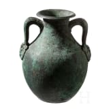 Kopie einer r&ouml;mischen Bronzevase nach dem Vorbild von Bronzegeschirr des 1. Jhdts. aus den Vesuvst&auml;tten, S&uuml;ditalien, sp&auml;tes 19. Jhdt.