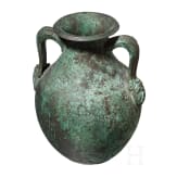 Kopie einer r&ouml;mischen Bronzevase nach dem Vorbild von Bronzegeschirr des 1. Jhdts. aus den Vesuvst&auml;tten, S&uuml;ditalien, sp&auml;tes 19. Jhdt.