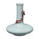 Kleines V&auml;schen mit Drachendekor und Qianlong-Vierzeichenmarke, wohl 18./19. Jhdt.