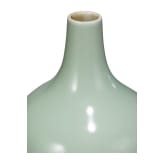 Gro&szlig;e Seladon-Doppelk&uuml;rbisvase, China, wohl Qianlong Periode (1736 - 1795)