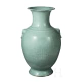Gro&szlig;e Seladon-Vase, China, wohl 19. Jhdt.