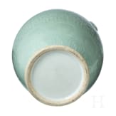Gro&szlig;e Seladon-Vase, China, wohl 19. Jhdt.