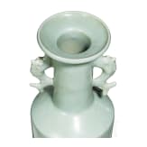 Longquan-Seladon-Mallet-Vase "Kinuta", China, wohl s&uuml;dliche Song-Dynastie