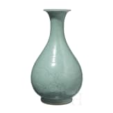 Longquan-Seladon-Yuhuchun-Vase, wohl Ming-Dynastie (1368 - 1644)