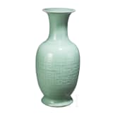Gro&szlig;e Seladonvase mit graviertem Dekor, China, 18./19. Jhdt.