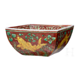 Eisenrot glasierte Schale mit Fischen, China, wohl Ende 19./Anfang 20. Jhdt.
