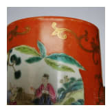 Korallenrot glasierter Famille-rose-Pinseltopf, China, wohl sp&auml;tes 19. Jhdt.