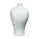 Famille-rose-Meiping-Vase mit Vogel und Bl&uuml;ten, China, wohl Yongzheng-Periode