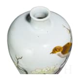 Famille-rose-Meiping-Vase mit Vogel und Bl&uuml;ten, China, wohl Yongzheng-Periode