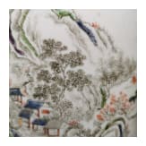 Gro&szlig;er Famille-rose-Pinseltopf in Holzoptik, China, wohl sp&auml;tes 19./Anfang 20. Jhdt.