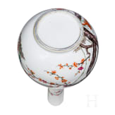 Famille-verte-Langhalsvase mit Vogel- und Blumendekor, China, wohl Kangxi-Periode