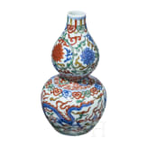 Doppelk&uuml;rbis-Wucai-Vase mit Jiajing-Sechszeichenmarke, China, 20. Jhdt.