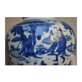 Blau-wei&szlig;e Vase mit fig&uuml;rlicher Szene mit Wanli-Sechszeichenmarke, China, wahrscheinlich aus dieser Zeit (1572 - 1620)