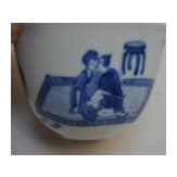 Blau-wei&szlig;es Koppchen mit erotischer Darstellung und Kangxi-Marke, wohl aus dieser Zeit (18. Jhdt.)