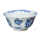 Blau-wei&szlig;e Schale mit dem Symbol f&uuml;r Langlebigkeit "Shou", China, wohl Kangxi-Periode