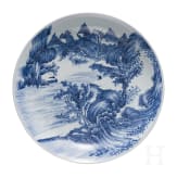 Gro&szlig;e blau-wei&szlig;e Schale mit Landschaftsszenerie, China, wohl Kangxi-Periode