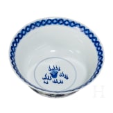 Blau-wei&szlig;e Schale mit Drachen, China, wohl Kangxi-Periode