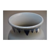 Gro&szlig;e blaue-wei&szlig;e Vase mit Soldatenszene, China, wohl Kangxi-Periode (18. Jhdt.)