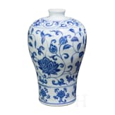 Blau-wei&szlig;e Meiping-Vase im Ming-Stil, China, wahrscheinlich 19./20. Jhdt.