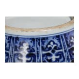 Gro&szlig;e blau-wei&szlig;e Vase mit kupferroten Lotusbl&uuml;ten, China, wohl Qianglong-Periode