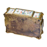 Ormolu-Schreibtischset mit chinesischen Porzellanplaketten, Frankreich, um 1800
