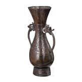 Bronzene Altarvase mit Drachenhenkeln, China, Ming-Dynastie, 15. Jhdt.