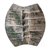 Amulett in Form eines Schildkr&ouml;tenpanzers, im Stil der Hongshan-Kultur