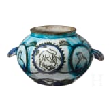 Wei&szlig;-blaue Qajar-Vase, Persien, 19. Jhdt.